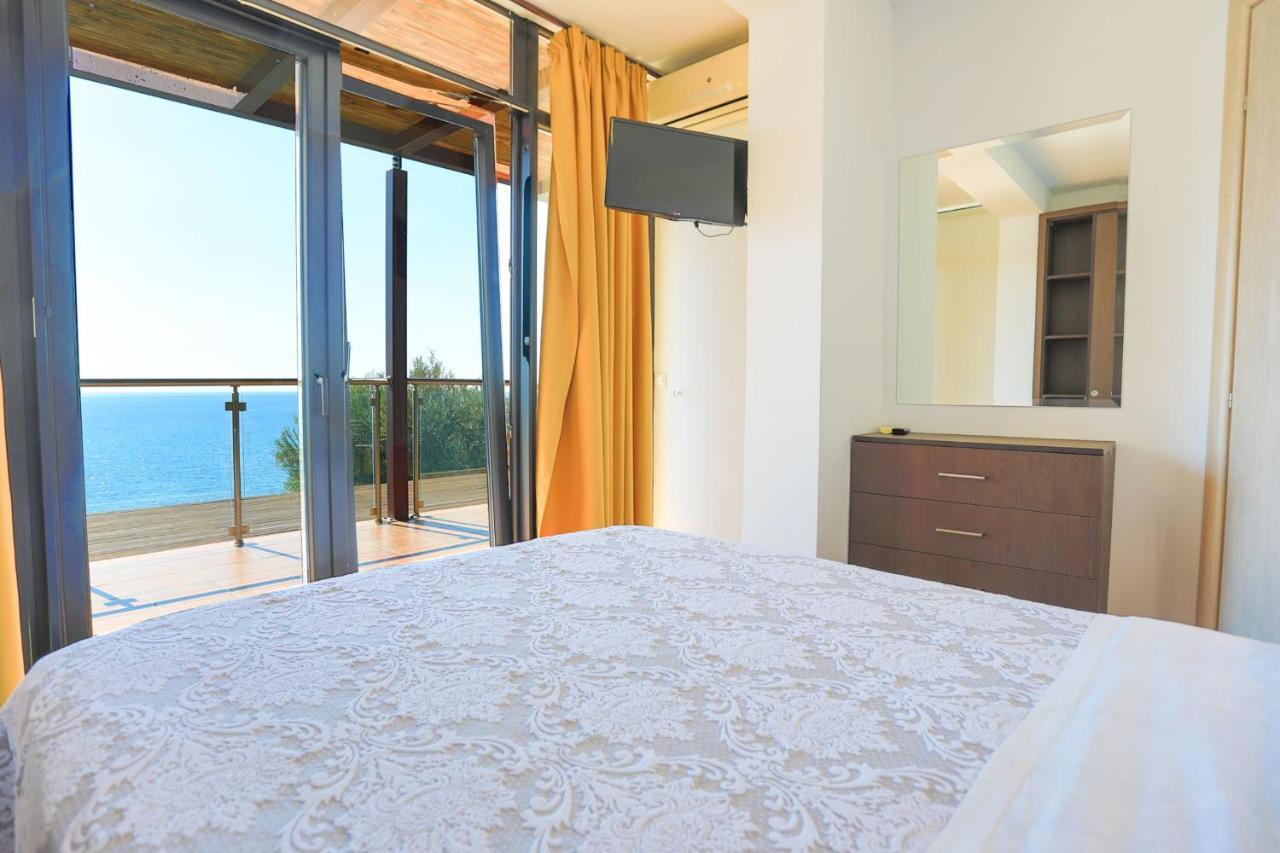 Kalma Villa Dio Nea Moudania Buitenkant foto